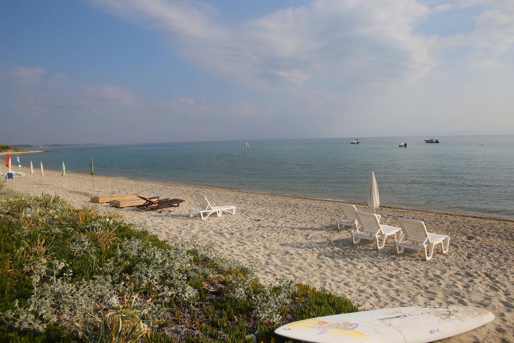 Beach Front Chanioti Polychrono Exteriér fotografie